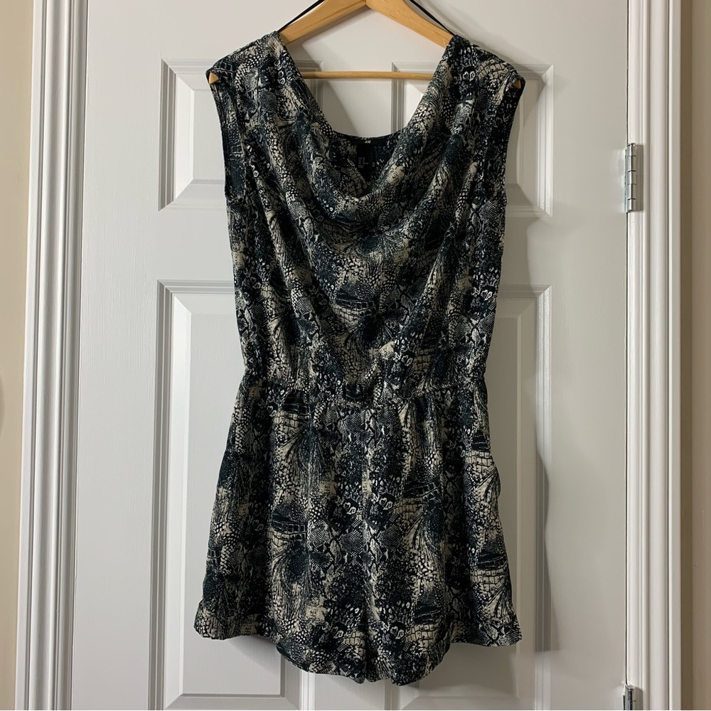 H&M Black and Beige Snake Skin Print Sleeveless Drape  Neck Romper Size 10